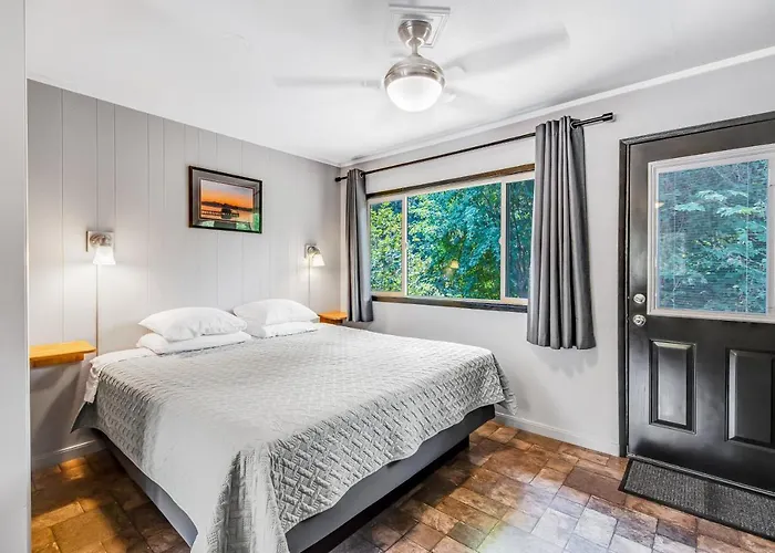 Mount Olympus Suite, Room 9 At Mount Walker Inn
