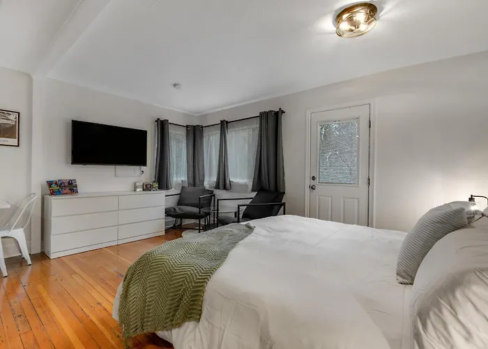 Mount Olympus Suite, Room 9 At Mount Walker Inn